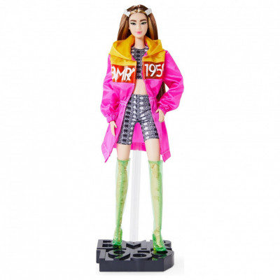 Кукла Barbie коллекционная  в розовом плаще
