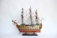 Коллекционная модель парусника Трёхъ Иерархов, размер 48x15x45 см, Россия