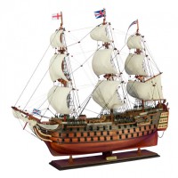 Сувенирная модель большого парусника корабля "Victory"