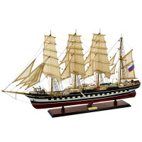 Сувенирная модель парусника "Крузенштерн"