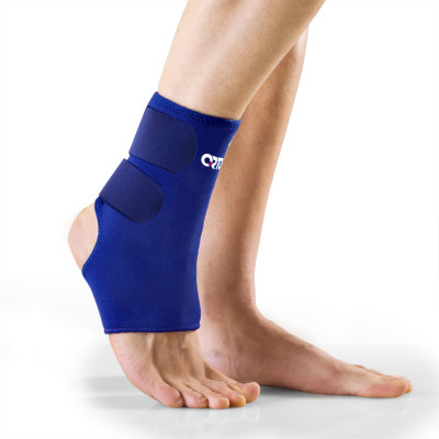 Бандаж голеностопа с открытой пяткой на липучке из аэропрена