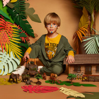 Игрушки фигурки в наборе серии "На ферме", 7 предметов (зоолог, семья панд, ограждение-загон, инвентарь)