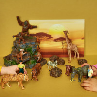 Игрушки фигурки в наборе серии "На ферме", 7 предметов (зоолог, семья панд, ограждение-загон, инвентарь)