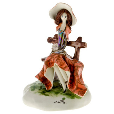 Дама на скамейке, 11 см, фарфор, Zampiva, Италия