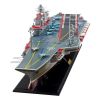 Модель военного корабля авианосец "Адмирал Кузнецов"