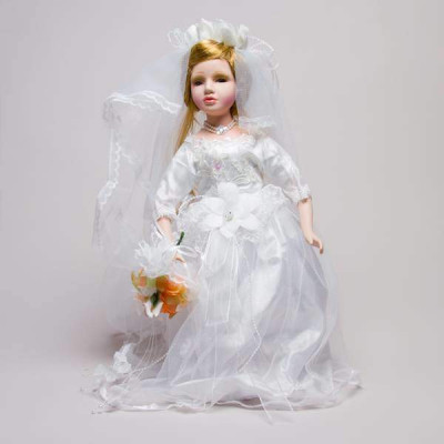 Кукла -невеста фарфоровая  "Мэгги"
