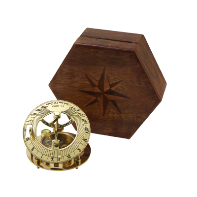 Морской компас в деревянном футляре, размер 12х12х5 см