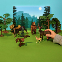 Игрушки фигурки в наборе серии "На ферме", 8 предметов (зоолог, семья оленей, дерево, ограждение-загон, инвентарь)