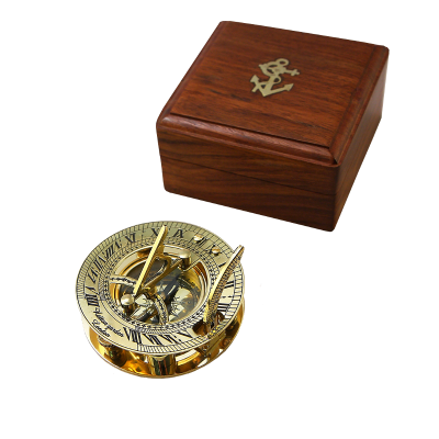 Морской компас в деревянном футляре, размер h-3 d-7.5см