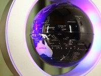 Глобус левитирующий с подсветкой на подставке, серебристый EV-R-6-SLV