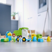Детский конструктор Lego Duplo "Мусоровоз и контейнеры для раздельного сбора мусора"