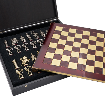 Шахматы подарочные  Античные войны, размер 44x44x3 см, высота фигурок 9.7 см