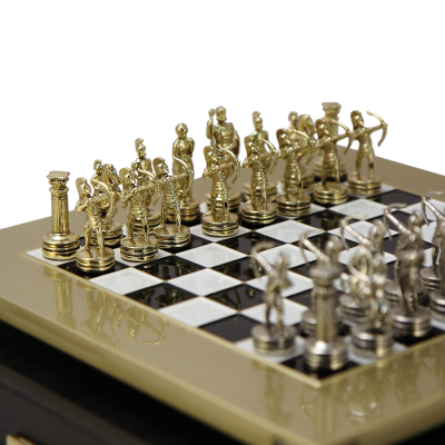 Шахматы с фигурами из бронзы Античные войны, высота фигурок 5,4 см