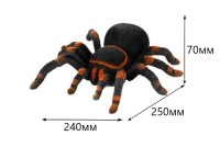 Робот на радиоуправлении паук Tarantula на пульте управления