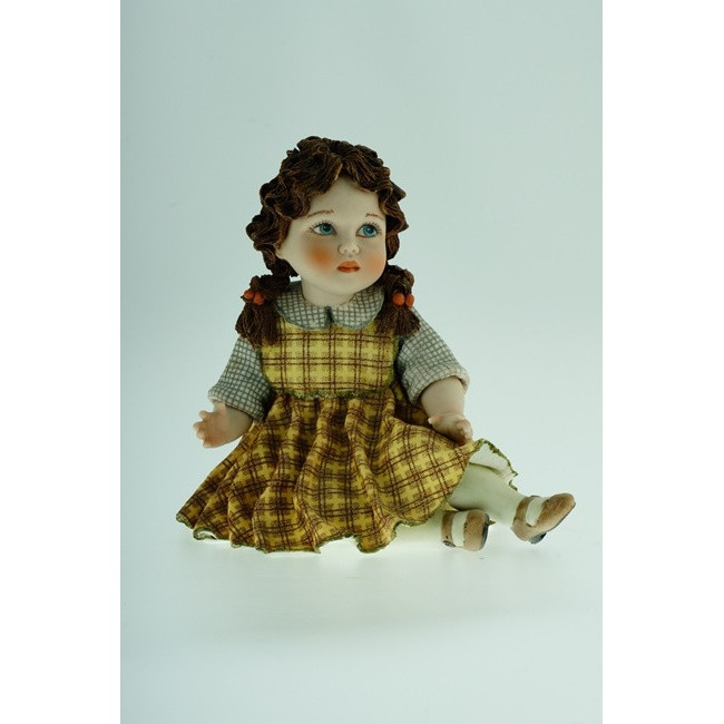 Alice Фарфоровая статуэтка, высота 15 см