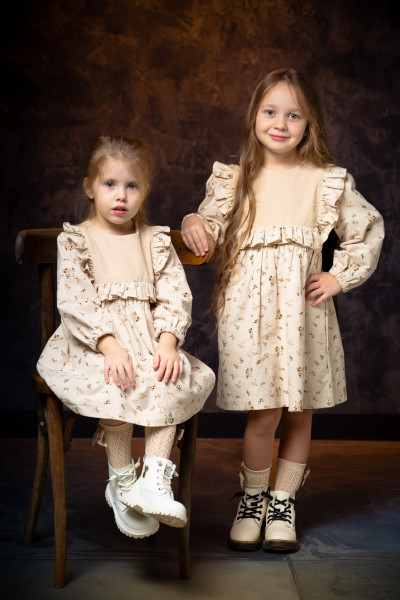 Платье для девочки Шарлотта  NÖLEBIRD бежевый в цветок