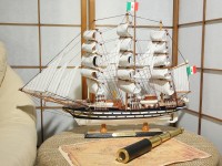 Деревянная модель парусника "Amerigo Vespucci"