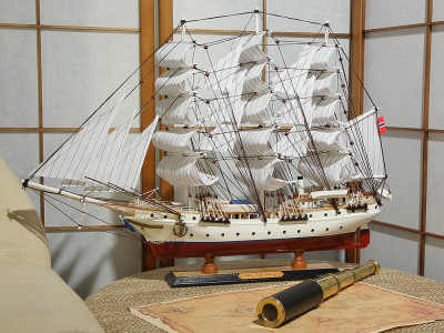 Модель парусника "CHRISTIAN RADICHl"