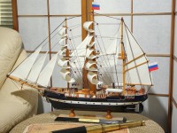 Деревянная модель парусника "Паллада"
